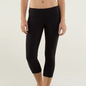 Lululemon Black Capri leggings